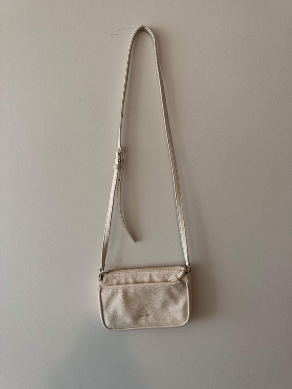 Matt & Nat Light Cream Pebble Crossbody Shoulder Bag - Picture 4 of 7